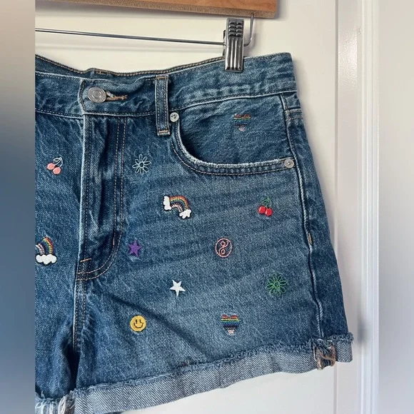 American Eagle (AE) Denim Embroidered '90s Boyfriend Short Sz 6 100% Cotton - Picture 4 of 5